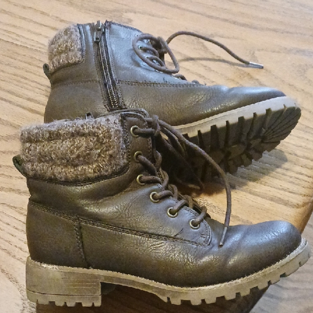 Brown Ankle Boots with Knit Cuff